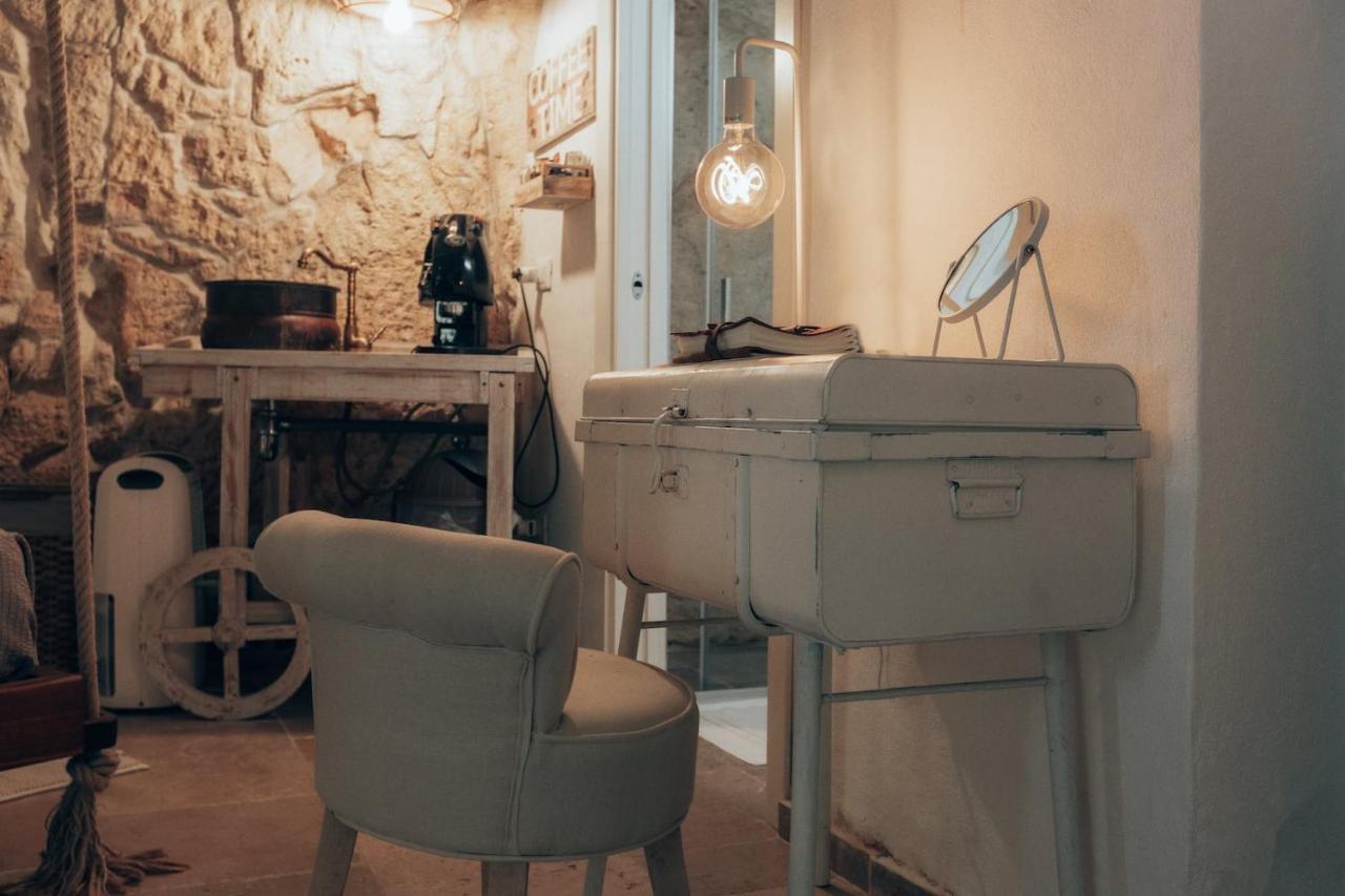 Bed and Breakfast Grotta Carlotta Ostuni Exterior foto
