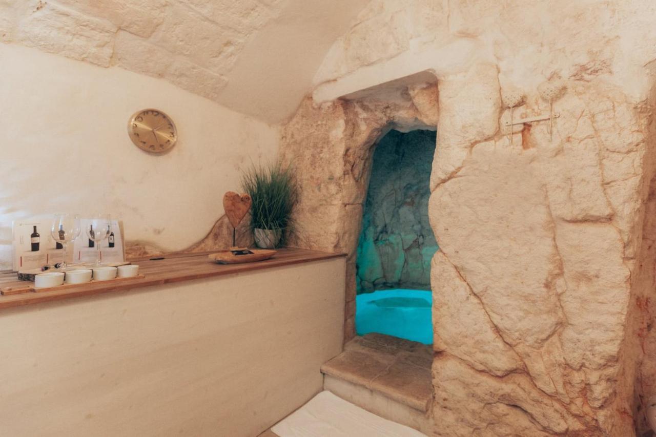 Bed and Breakfast Grotta Carlotta Ostuni Exterior foto